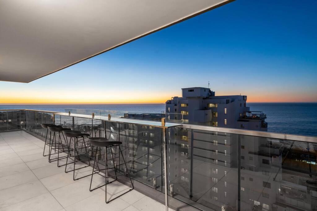 Apartment Seapoint Sunsets On The 11th Floor, Back-up Power Cape Town
