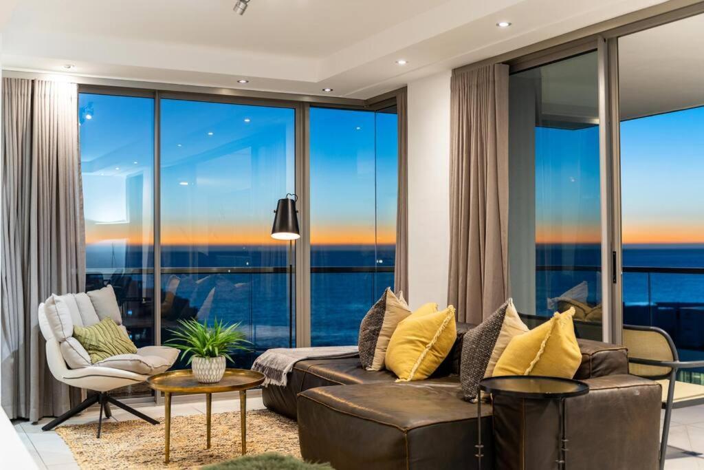Seapoint Sunsets On The 11th Floor, Back-up Power * Cape Town